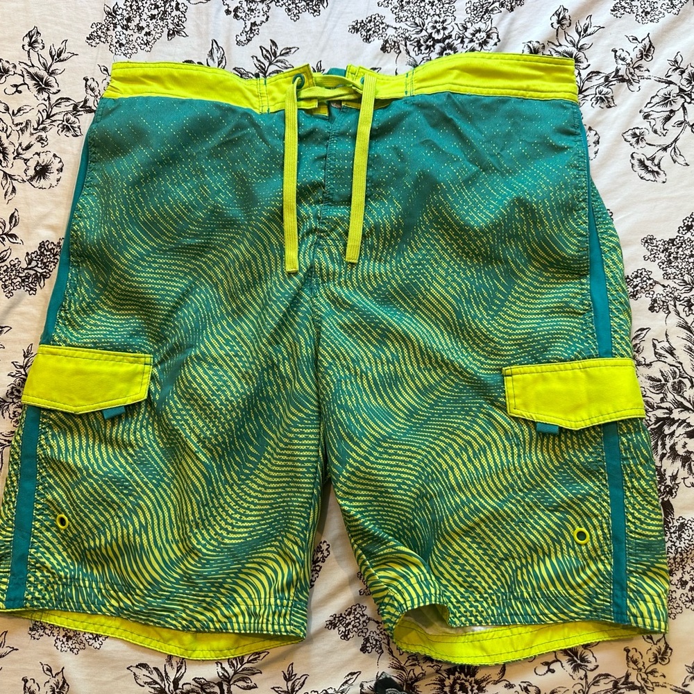 Wave Zone Vibrant Green blue Men's Swim Trunks